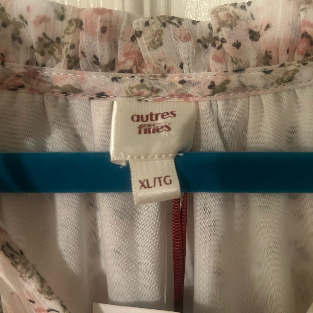 Floral Blouse - Picture 6 of 8